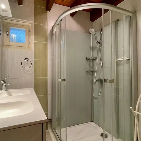 Maison En Forêt Avec Terrasse, Jeux Pour Enfants Et Cheminée, Près Du Pic Du Lizieux Et Du Bleu - Fr-1-582-235